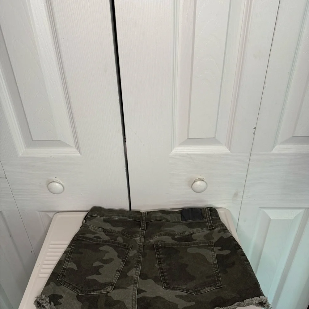 Aeropostale Camo Print‎ Denim Shorts